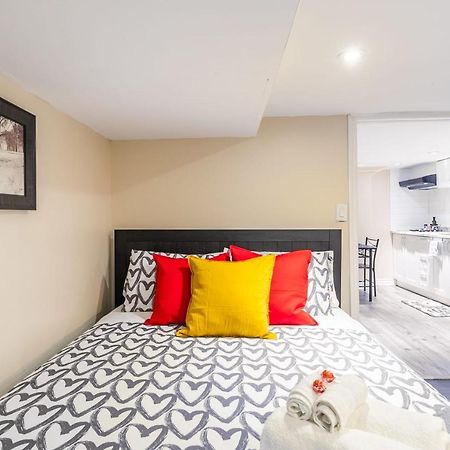 Newly Renovated - Cozy 1Br Apt With Netflix - Prime Location โตรอนโต ภายนอก รูปภาพ