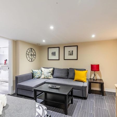 Newly Renovated - Cozy 1Br Apt With Netflix - Prime Location โตรอนโต ภายนอก รูปภาพ
