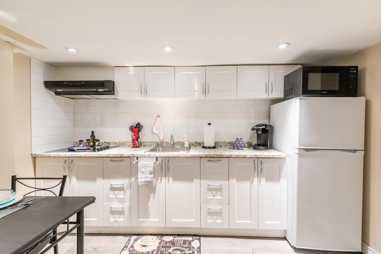 Newly Renovated - Cozy 1Br Apt With Netflix - Prime Location โตรอนโต ภายนอก รูปภาพ